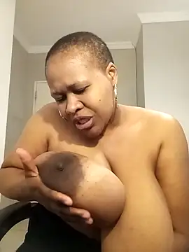 bustylisa1983 online show from September 10, 2025, 8:36 am