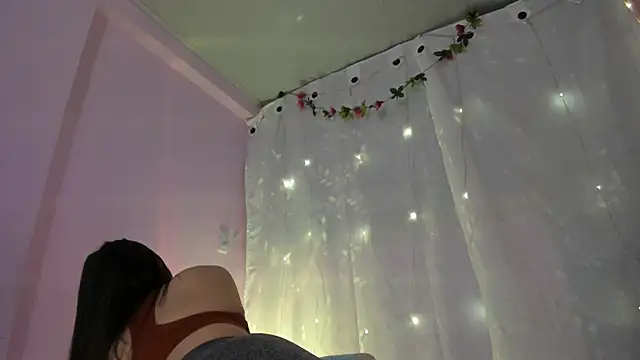 Samanta roberts1 online show from January 17, 2025, 12:42 pm