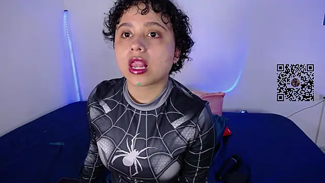 lou cute online show from February 12, 2026, 2:50 am