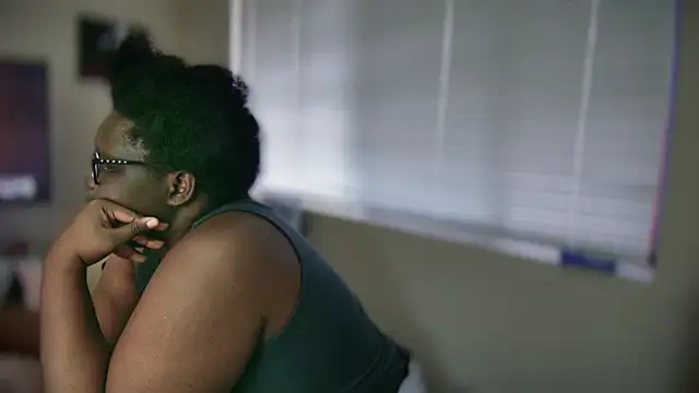 Yagurl  west online show from February 24, 2025, 1:02 am