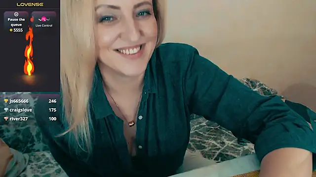 ElysonLang online show from January 13, 2025, 11:27 pm