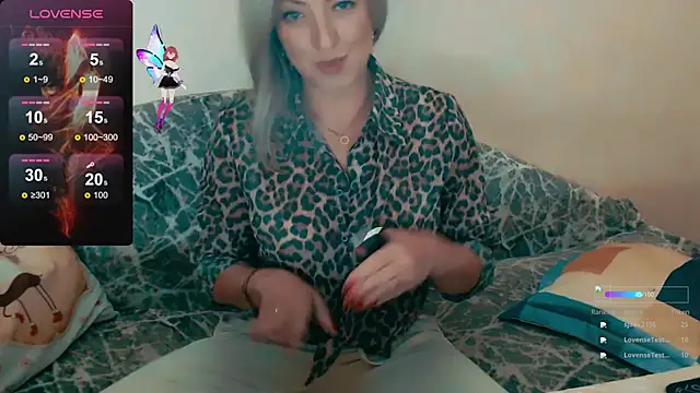 ElysonLang online show from October 2, 2025, 6:04 pm