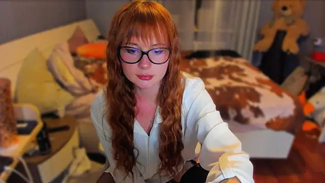 KlementinaBbG online show from September 8, 2025, 8:30 pm