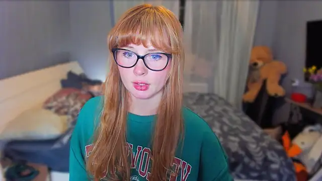 KlementinaBbG online show from October 5, 2025, 8:40 pm