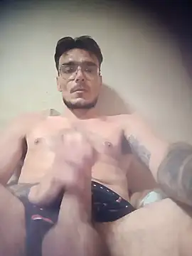 Snapshot of juannjose chatting on July 5, 2026, 1:34 am juannjose online show from July 5, 2026, 1:34 am