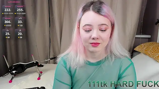   KawaiiYuki   online show from December 30, 2024, 1:15 am