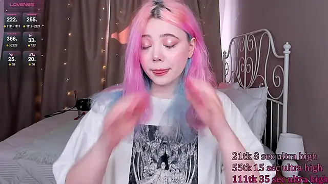   KawaiiYuki   online show from March 22, 2025, 9:02 am