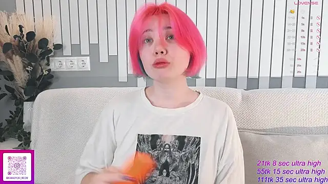   KawaiiYuki   online show from November 16, 2025, 6:30 am