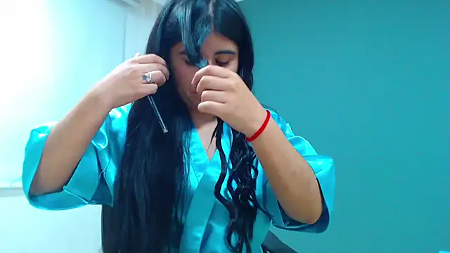 danna- roouss online show from October 10, 2025, 10:09 pm