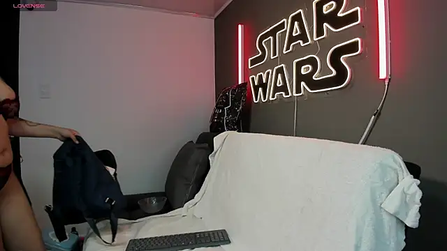 miiss anna online show from February 7, 2025, 11:01 am