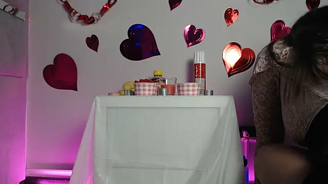 Paola Lyon  online show from February 14, 2025, 7:12 pm