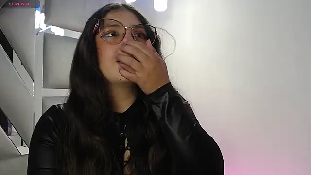 Paola Lyon  online show from March 19, 2025, 7:06 pm