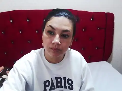 AdaFawxx online show from November 13, 2025, 2:43 am