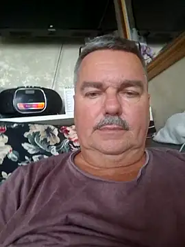 Snapshot of Tbone17 chatting on April 21, 2026, 4:52 am Tbone17 online show from April 21, 2026, 4:52 am