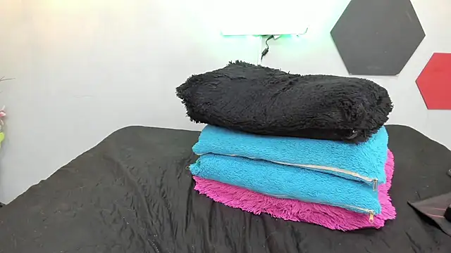 Snapshot of martinaclark chatting on February 12, 2025, 10:24 am martinaclark online show from February 12, 2025, 10:24 am