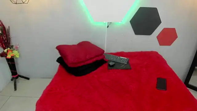 Snapshot of martinaclark chatting on February 27, 2025, 9:22 am martinaclark online show from February 27, 2025, 9:22 am