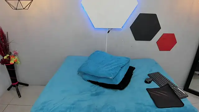 Snapshot of martinaclark chatting on March 8, 2025, 10:11 am martinaclark online show from March 8, 2025, 10:11 am