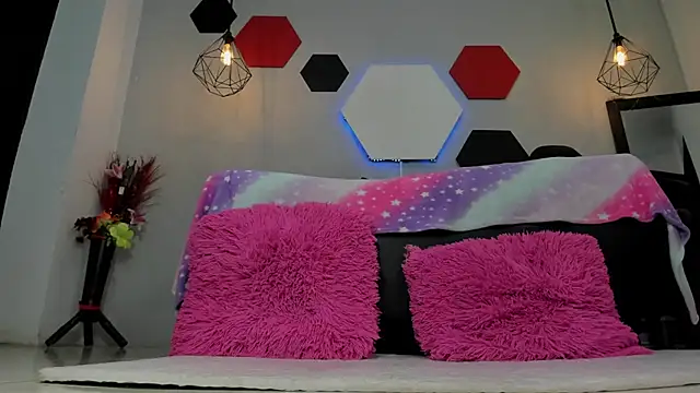 Snapshot of martinaclark chatting on September 28, 2025, 3:45 am martinaclark online show from September 28, 2025, 3:45 am