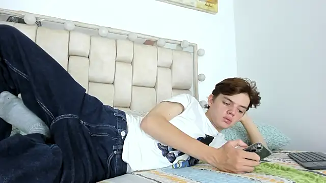 daniel hot03 online show from October 24, 2025, 8:27 pm