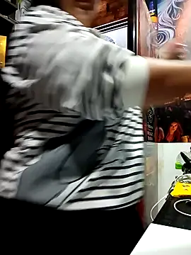 Snapshot of my-kitty chatting on January 6, 2025, 5:41 am my-kitty online show from January 6, 2025, 5:41 am