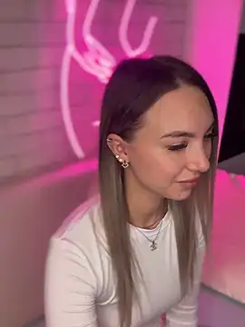 MiaMinx online show from December 10, 2024, 1:32 am