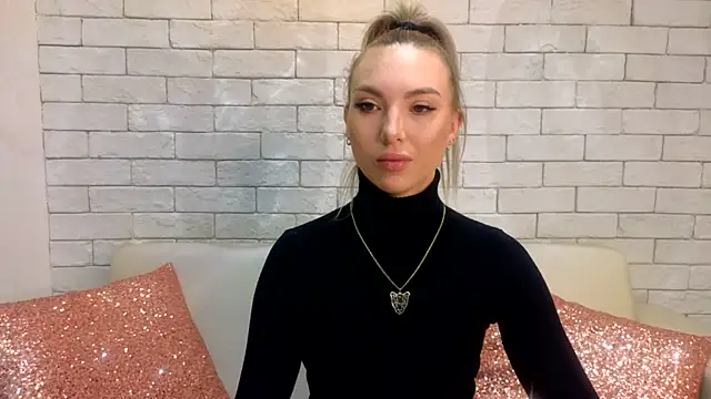 MiaMinx online show from February 4, 2025, 10:45 pm