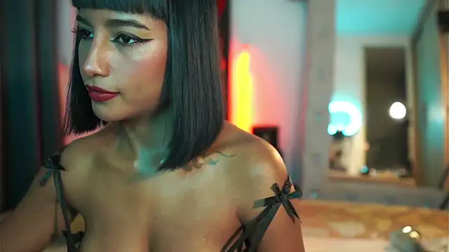 JulietaWinona online show from April 4, 2026, 5:43 pm