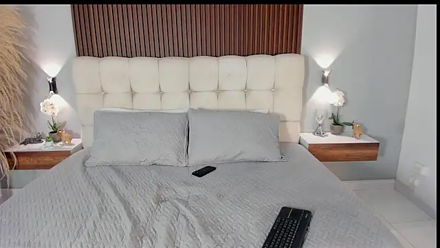 sofi potter  online show from February 4, 2026, 5:41 pm