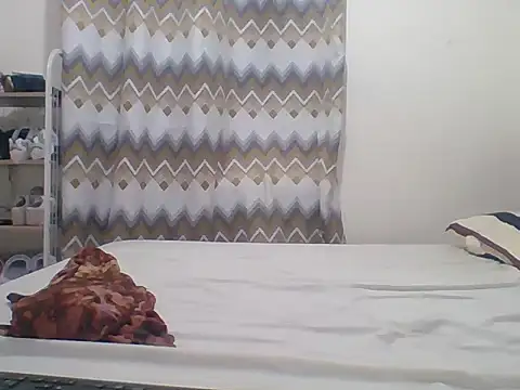 Snapshot of sexy__candyy chatting on December 15, 2025, 5:06 pm sexy candyy online show from December 15, 2025, 5:06 pm