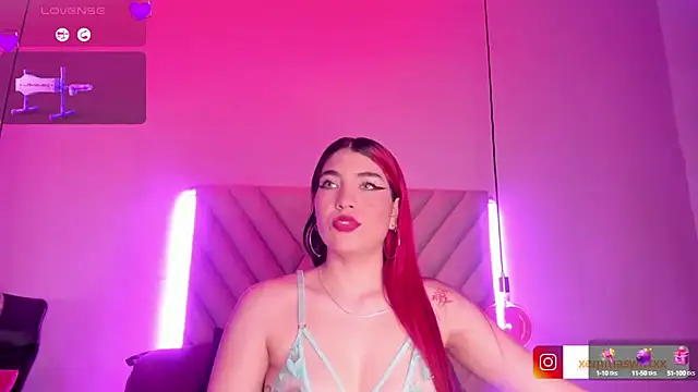 Snapshot of EmmaSwift_ chatting on December 12, 2024, 2:26 am EmmaSwift online show from December 12, 2024, 2:26 am