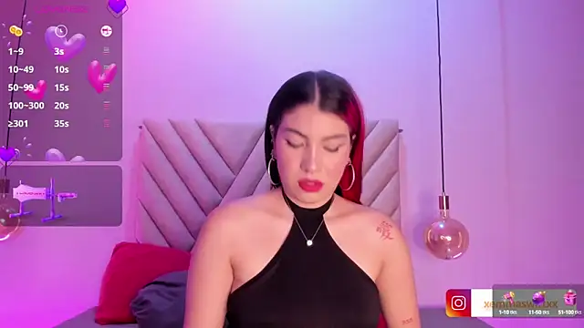 Snapshot of EmmaSwift_ chatting on December 28, 2024, 3:37 am EmmaSwift online show from December 28, 2024, 3:37 am