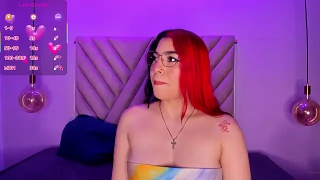 Snapshot of EmmaSwift_ chatting on October 13, 2025, 2:55 am EmmaSwift online show from October 13, 2025, 2:55 am