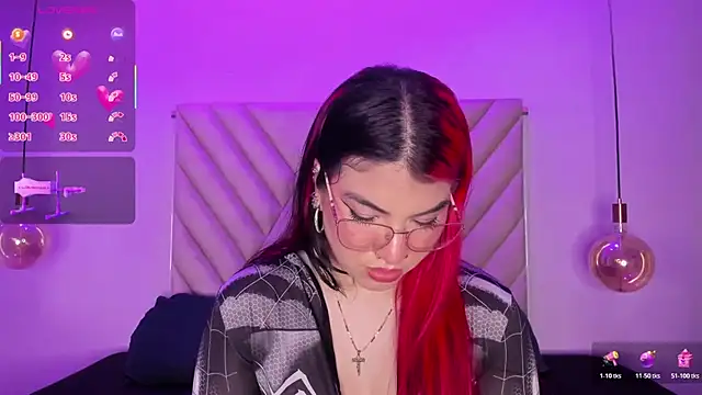 Snapshot of EmmaSwift_ chatting on October 29, 2025, 2:36 am EmmaSwift online show from October 29, 2025, 2:36 am