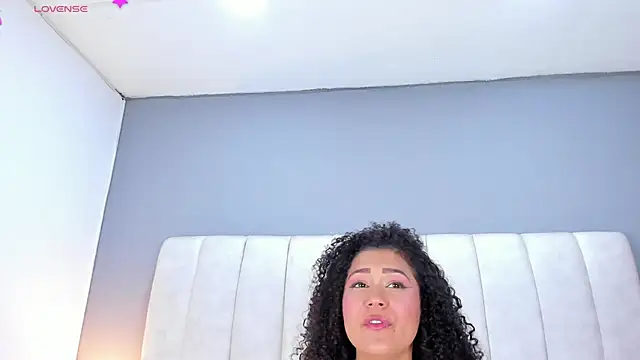 Ashleyy23x online show from December 2, 2025, 7:31 pm