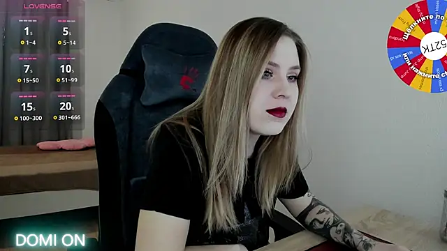 Olivia Munk online show from February 18, 2025, 4:37 am