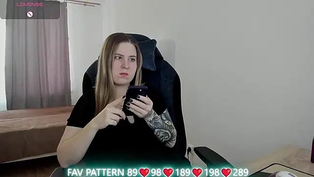 Olivia Munk online show from March 3, 2025, 6:59 am