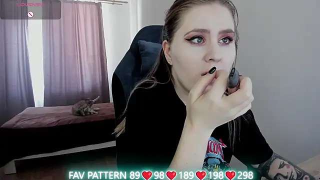 Olivia Munk online show from March 15, 2025, 9:41 am