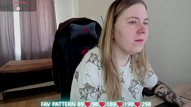 Olivia Munk online show from March 23, 2025, 6:47 am