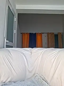 Kamdollie online show from September 24, 2025, 6:28 am