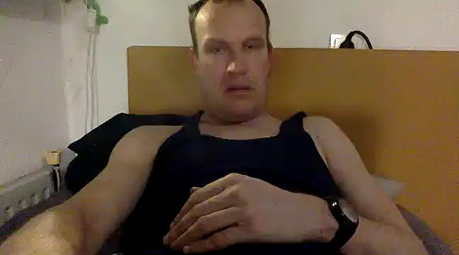 dlvis12 online show from March 18, 2025, 7:42 pm