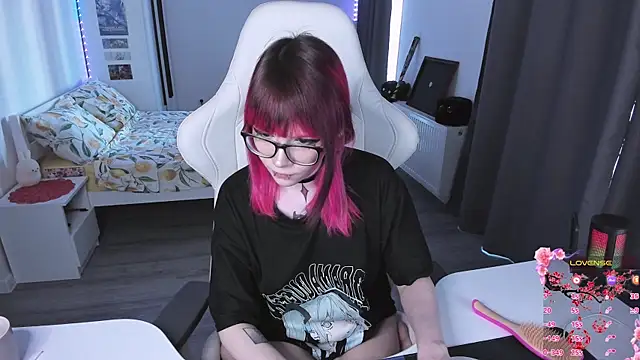 Snapshot of Yumi_Youkai chatting on June 8, 2026, 2:06 pm Yumi Youkai online show from June 8, 2026, 2:06 pm