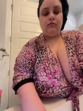 Snapshot of bbwredhead chatting on May 5, 2026, 5:48 am bbwredhead online show from May 5, 2026, 5:48 am