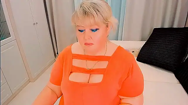 BIGTITSBBW online show from April 7, 2026, 8:09 pm
