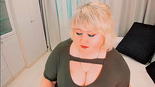 BIGTITSBBW online show from April 19, 2026, 4:17 pm