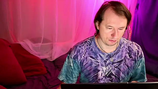 Claudia and elon  online show from October 4, 2025, 2:20 am