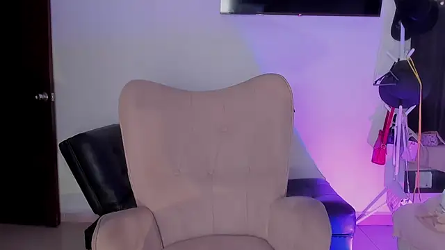 selene king2 online show from September 18, 2025, 1:13 pm