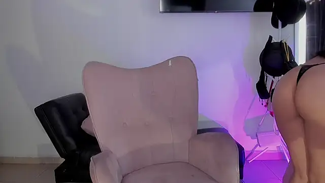 selene king2 online show from September 26, 2025, 1:48 pm