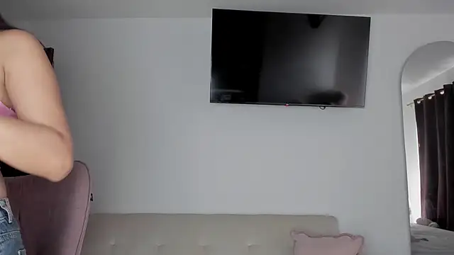 selene king2 online show from April 21, 2026, 12:22 pm