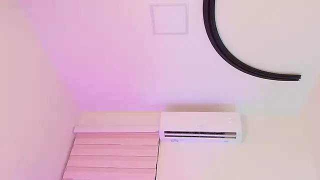 jones maddy  online show from November 26, 2025, 11:55 am