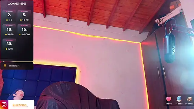 kuzzcoo online show from February 19, 2025, 7:48 pm